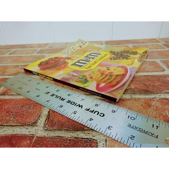 M&M's Fun Stuff Cookbook - Paperback 2013‎ - Colorful and Fun Dessert Recipes - Picture 13 of 13